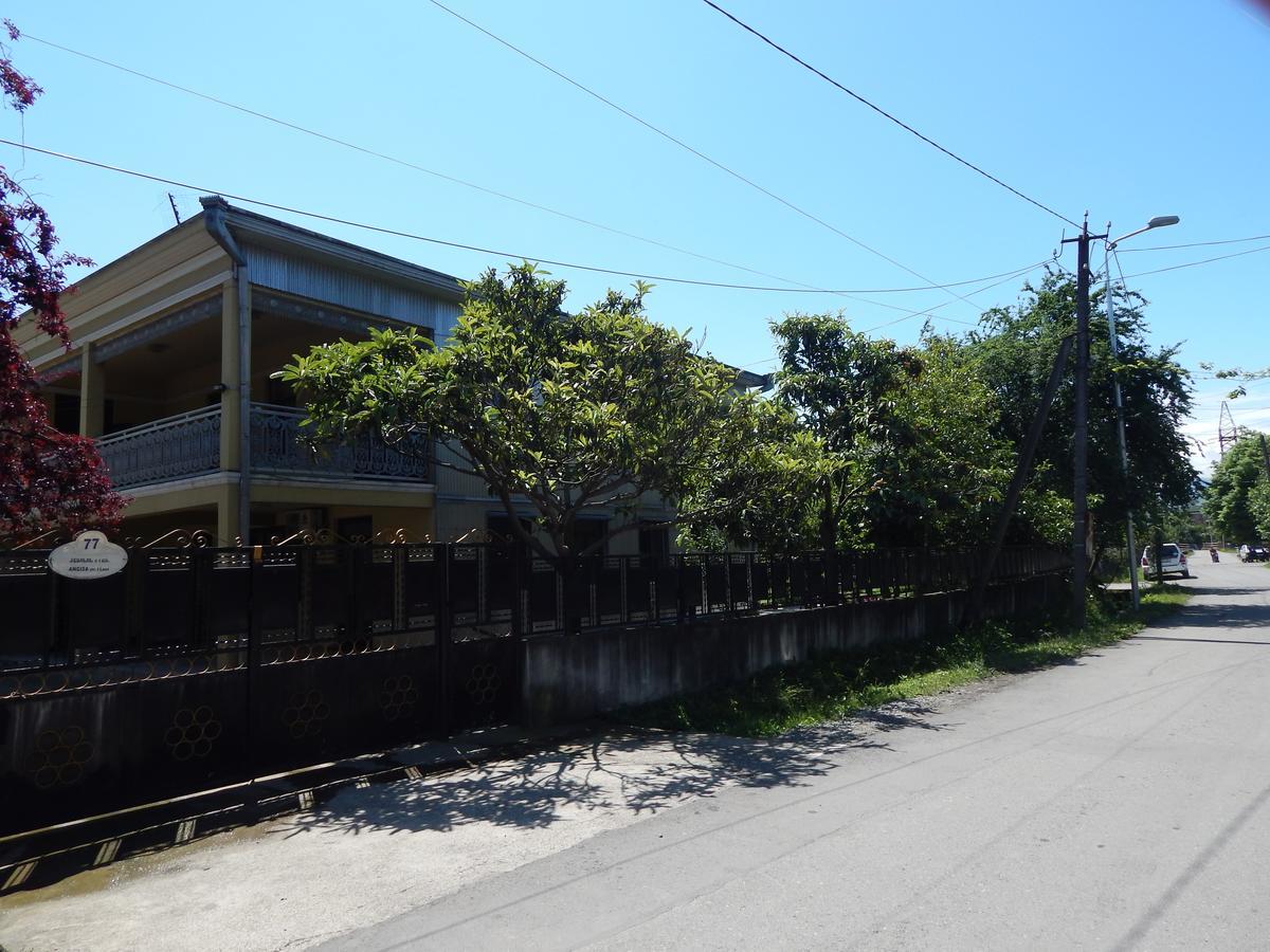 Guest House On Angisa Batumi Exterior photo