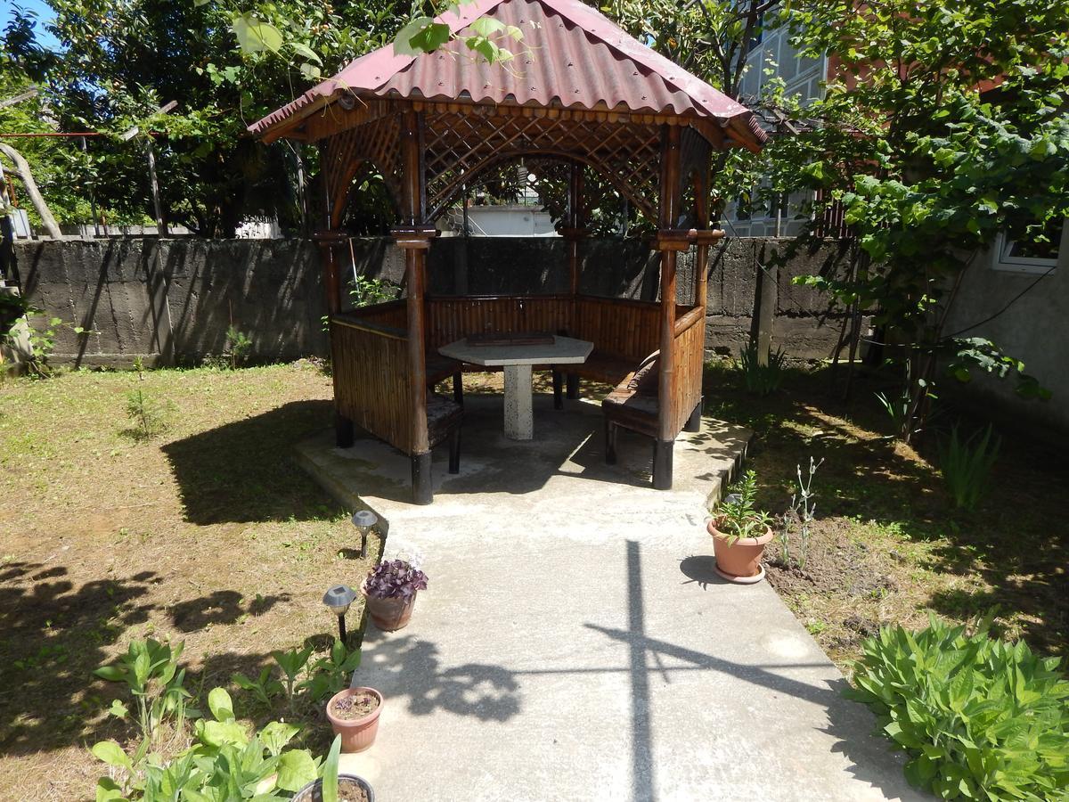 Guest House On Angisa Batumi Exterior photo