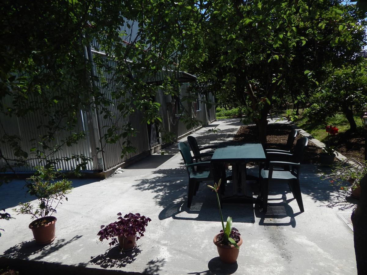 Guest House On Angisa Batumi Exterior photo